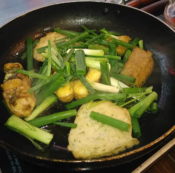 Cha ca (Chả cá Lã Vọng)